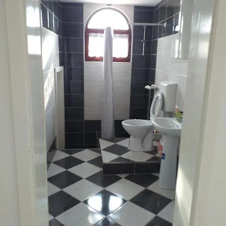 Sumska Idila מלון *